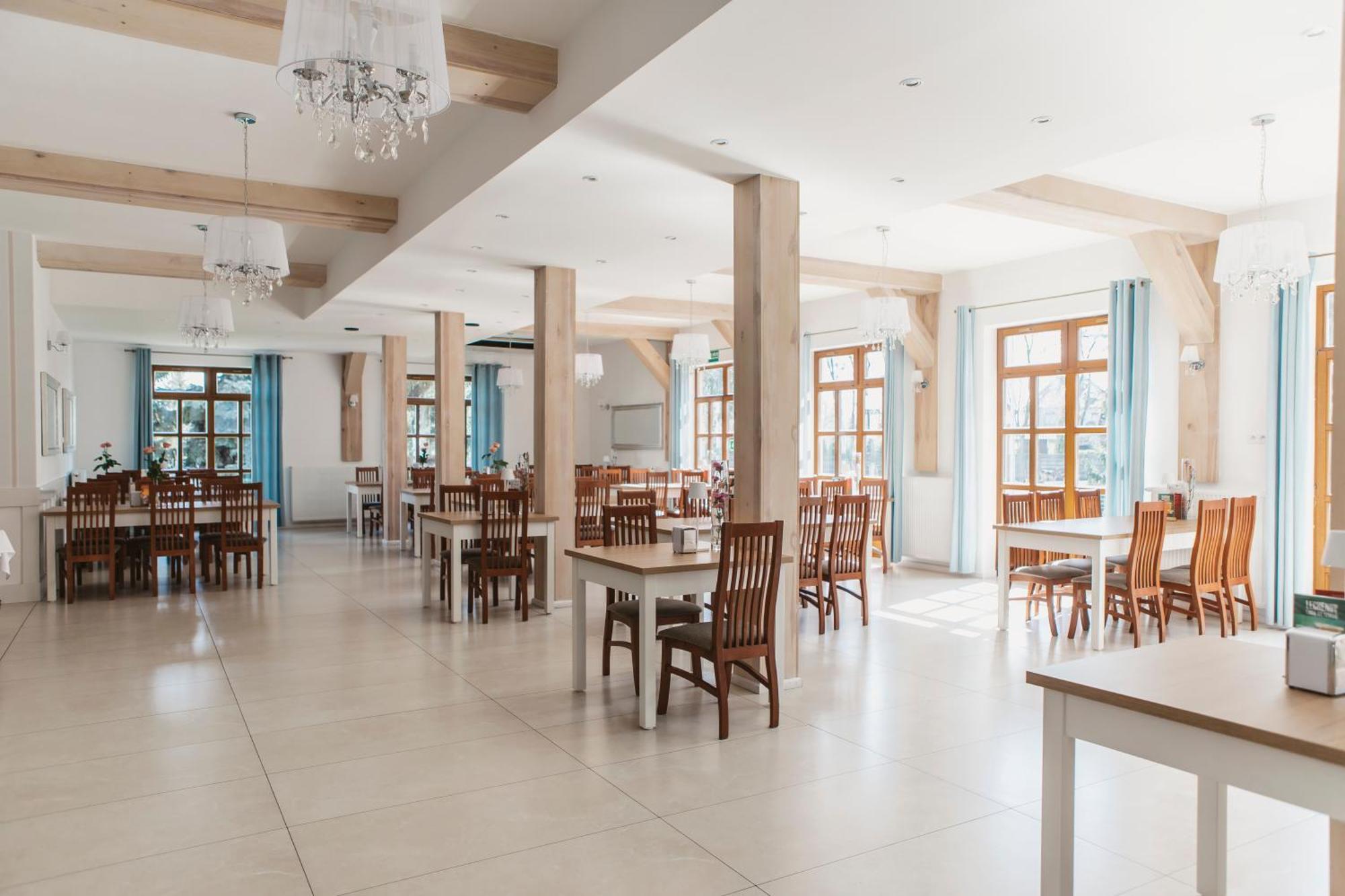 Hotel I Restauracja Borowianka Ostrów Wielkopolski Exterior foto
